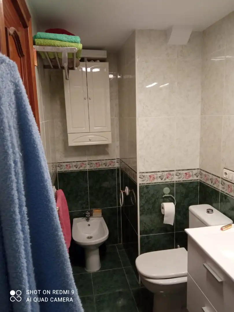 Bany de Pis en venda en Granada amb Aire condicionat, Calefacció i Terrassa