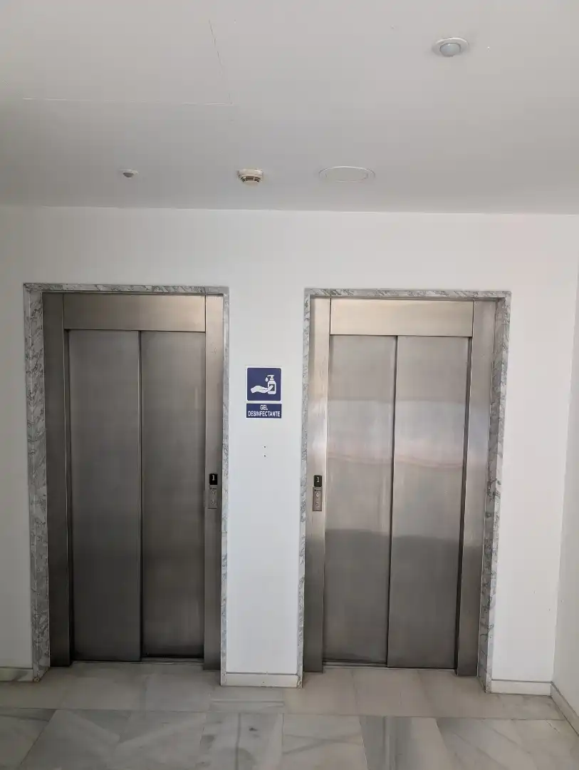 Oficina de alquiler en Acueducto, 24, La Motilla - Fuente del Rey