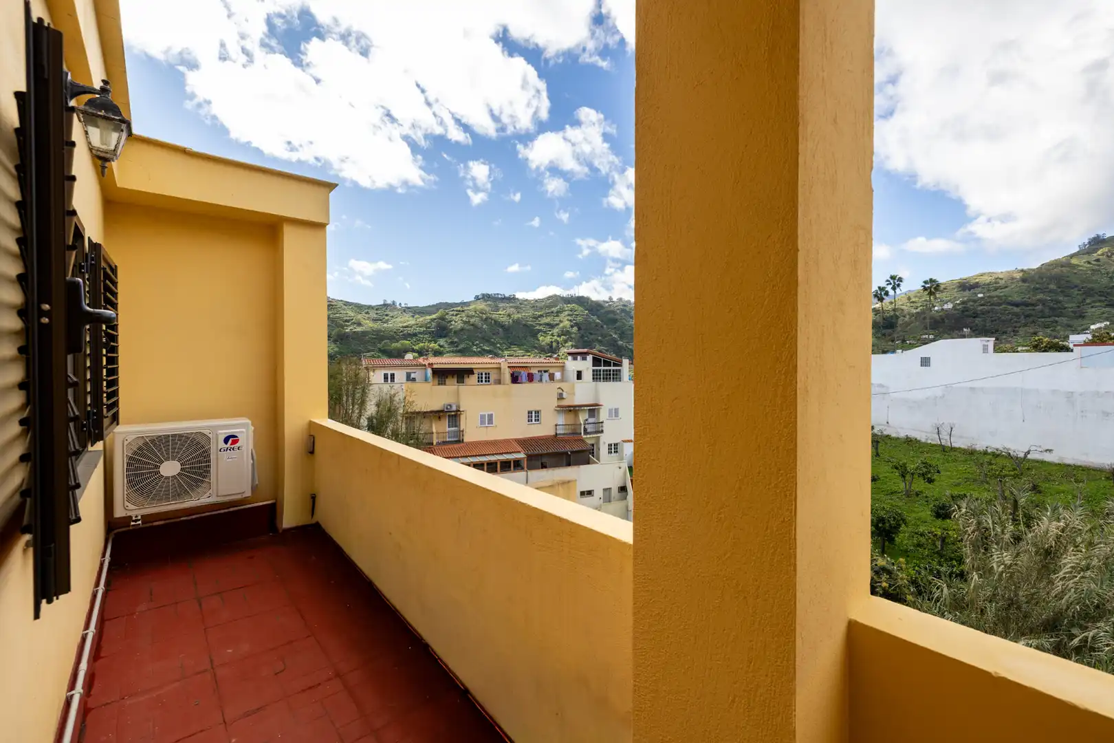 Vista exterior de Casa adosada en venta en Teror con Jardín privado, Terraza y Amueblado