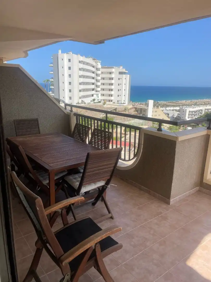 Appartement compact avec piscine à louer à Los Arenales del Sol