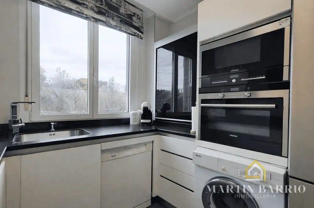 Cocina de Piso en venta en Getxo  con Aire acondicionado, Calefacción y Jardín privado