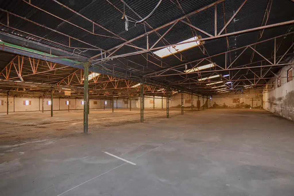 Nau industrial en venda a C/ San Javier, Baños y Mendigo