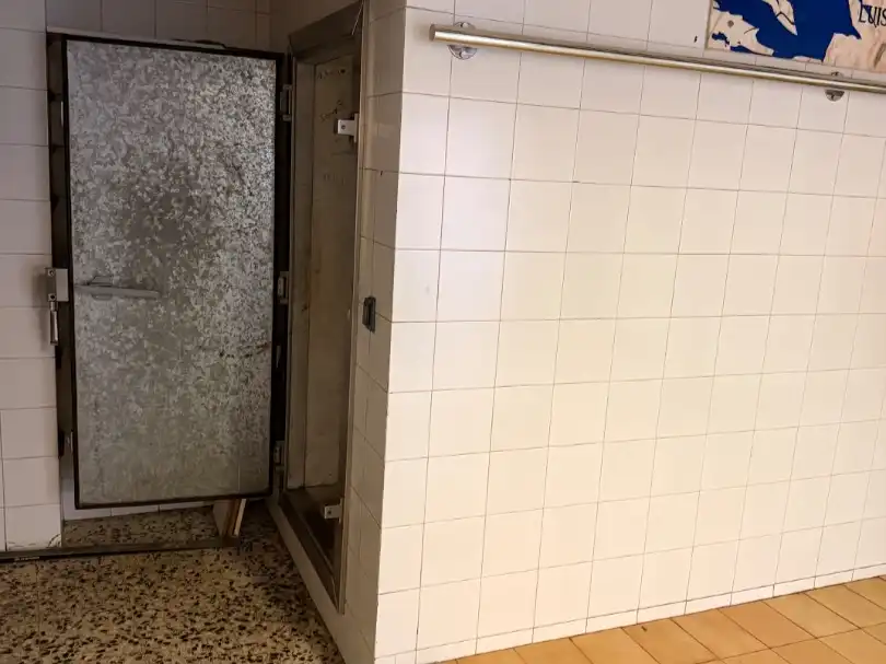 Badezimmer von Geschaftsraum zur Miete in Lleida mit Klimaanlage