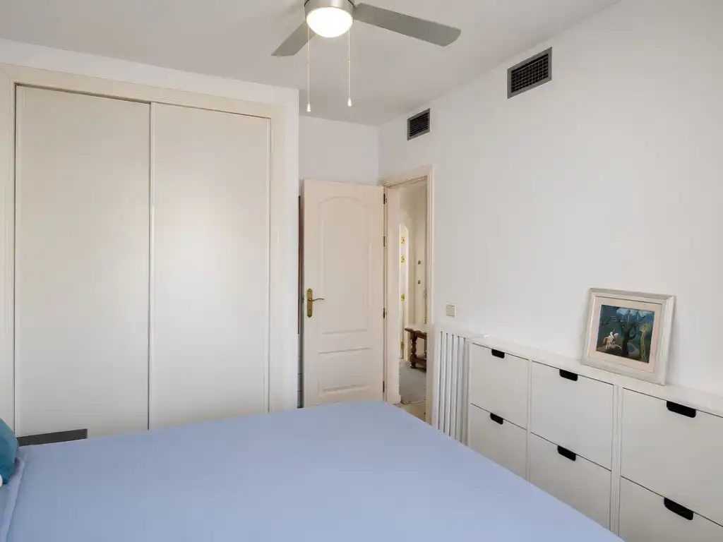 Bedroom of Flat for sale in Fuengirola  with Air Conditioner, Terrace and Furnished