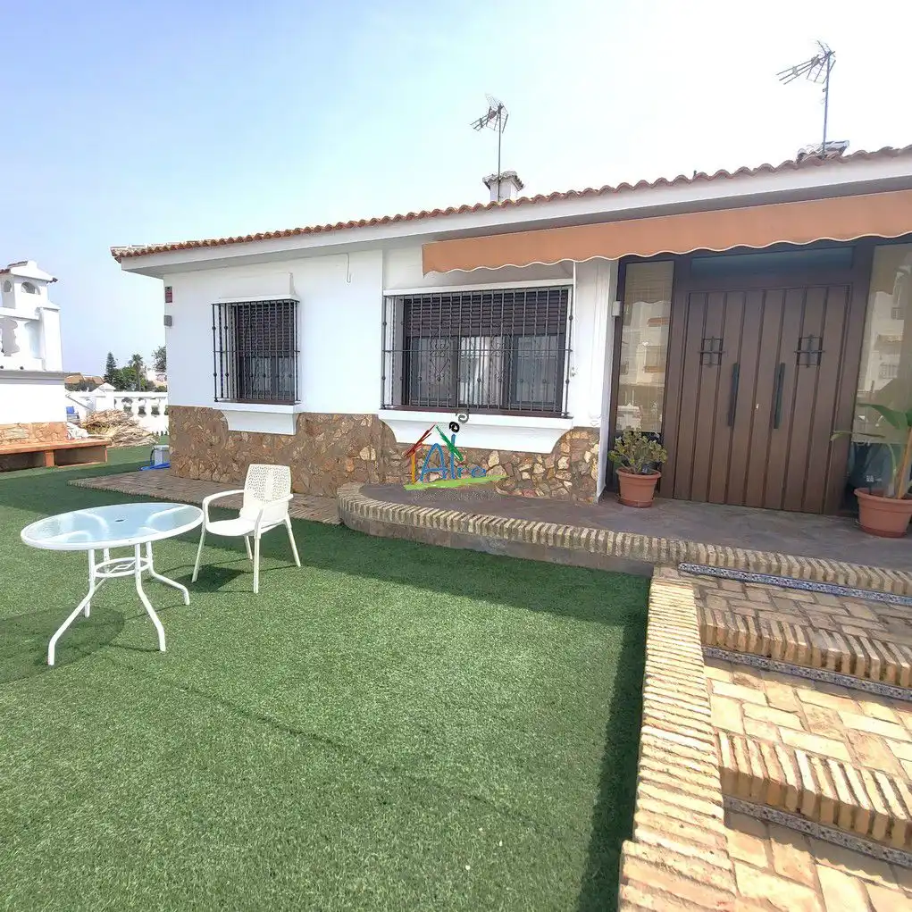 Garten von Haus oder Chalet zum Verkauf in Almonte mit Klimaanlage, Heizung und Privatgarten