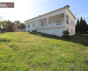 Vista exterior de Casa o xalet en venda en Vilanova i la Geltrú amb Terrassa