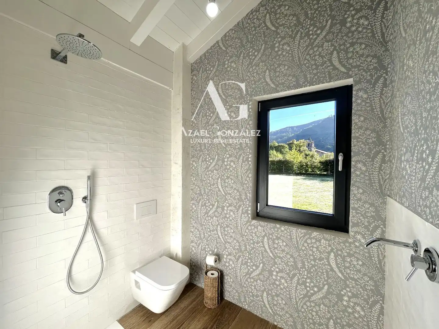 Bathroom of Houses for sale in Cabuérniga, Cantabria