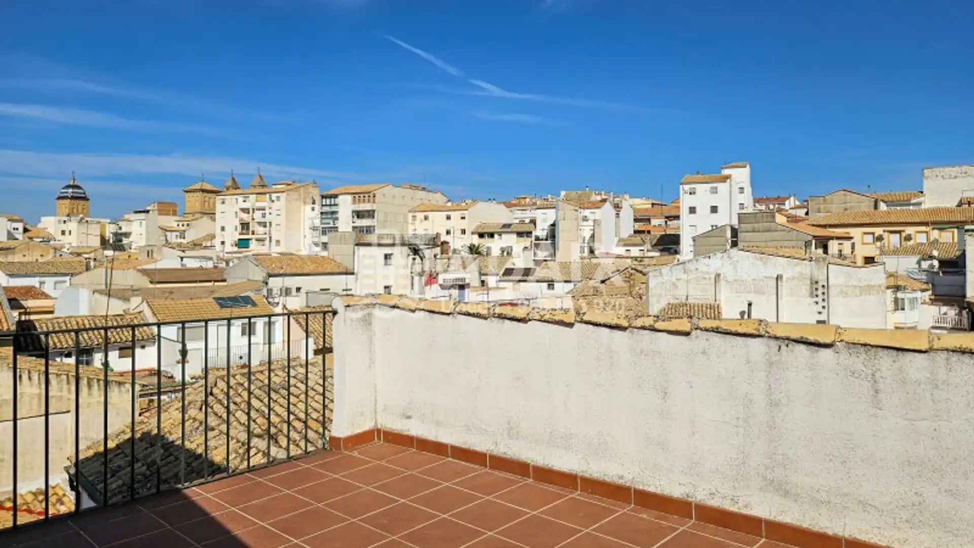 Vista exterior de Piso en venta en Úbeda con Aire acondicionado, Terraza y Trastero
