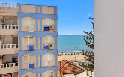 Dormitori de Apartament en venda en Torrevieja amb Aire condicionat