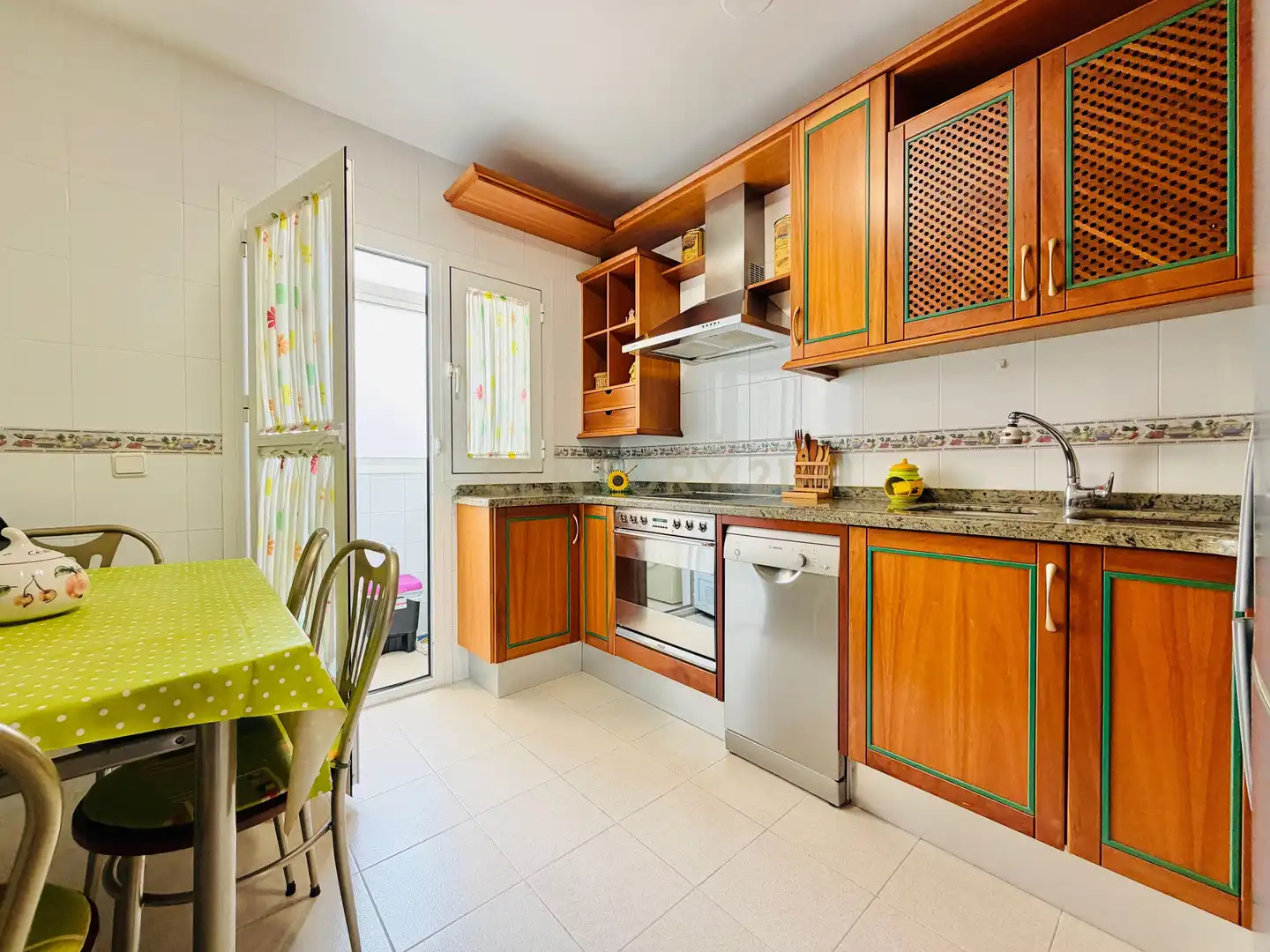 Cuina de Apartament en venda en El Ejido amb Traster i Balcó