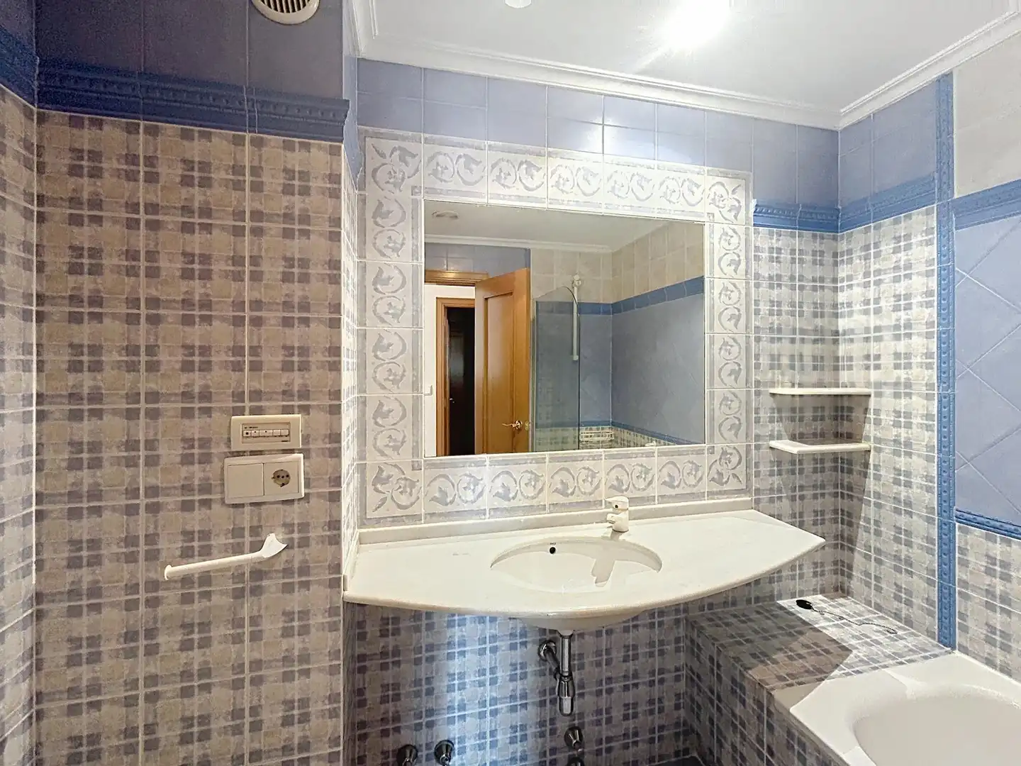 Baño de Casa adosada en venta en Santiago de Compostela  con Calefacción, Terraza y Piscina comunitaria