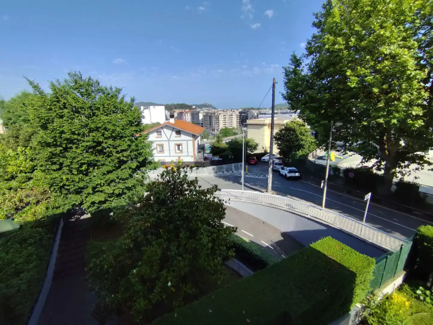 Vista exterior de Pis en venda en Donostia - San Sebastián  amb Balcó