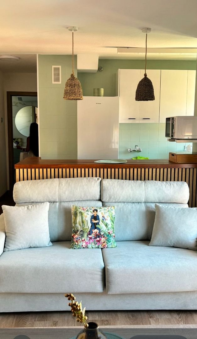 Sala d'estar de Apartament de lloguer en Torremolinos amb Aire condicionat, Calefacció i Parquet