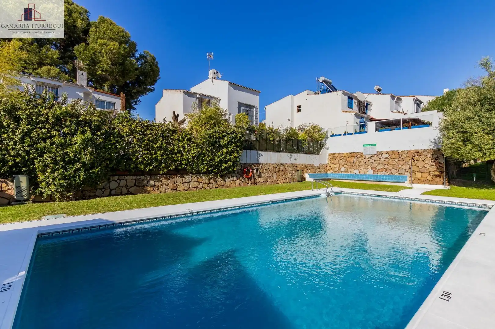 Piscina de Casa adosada en venda en Mijas amb Aire condicionat i Piscina comunitària