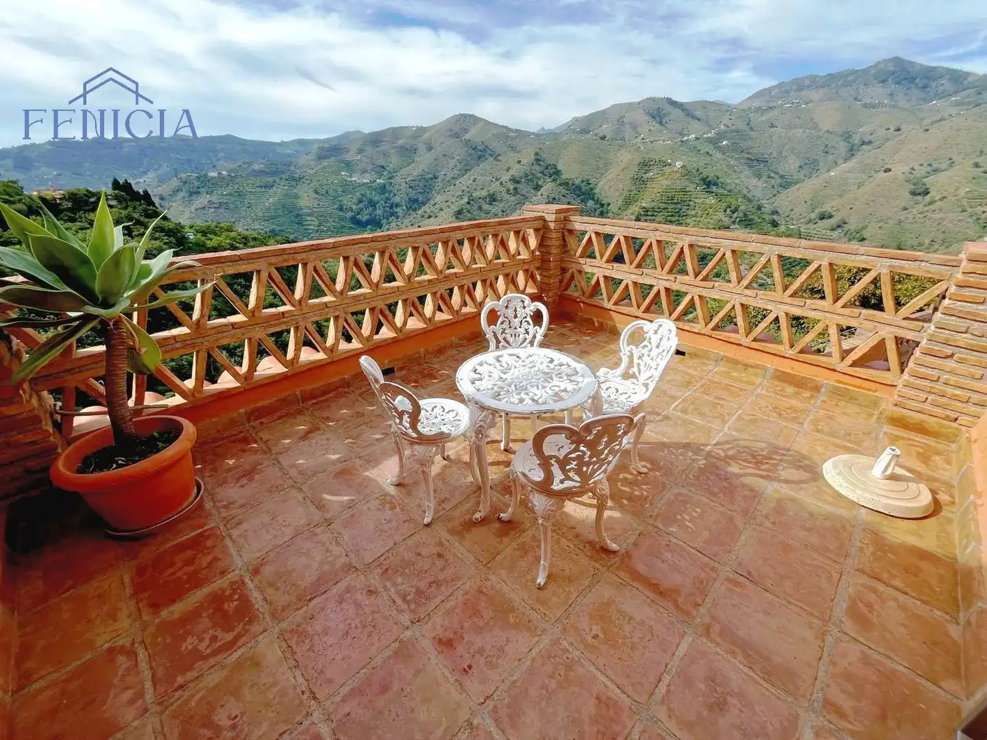 Casa con piscina en venta en Jete