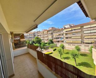 Vista exterior de Pis en venda en Blanes amb Calefacció i Jardí privat