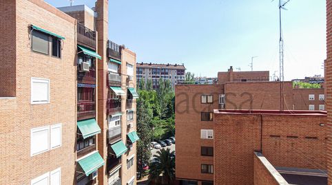 Photo 5 of Flat for rent in Calle de Valdesangil, Valdezarza, Madrid Capital