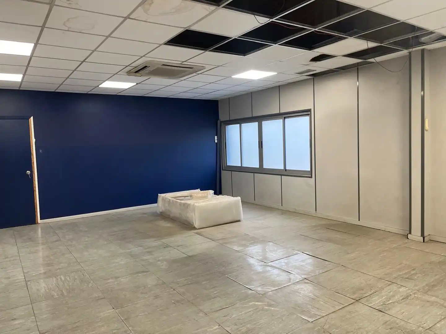 Nau industrial de lloguer en Castellbisbal amb Calefacció i Alarma