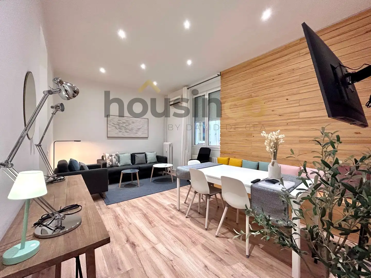 Living room of Flat for rent in Madrid  with Air Conditioner, Heating and Parquet flooring