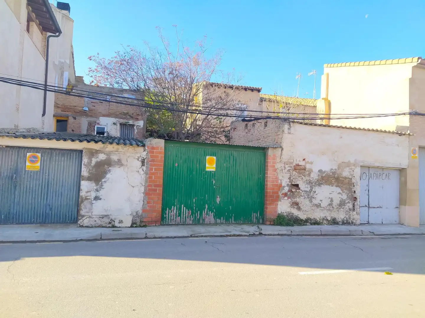 Außenansicht von Haus oder Chalet zum Verkauf in Zaragoza mit Privatgarten und Terrasse