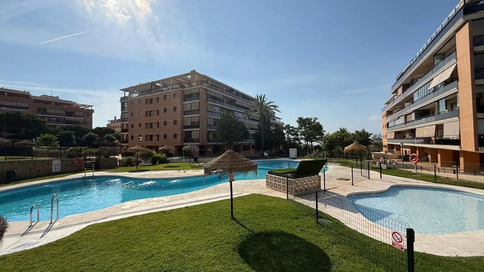 Piscina de Piso de alquiler en Torremolinos con Aire acondicionado, Calefacción y Terraza