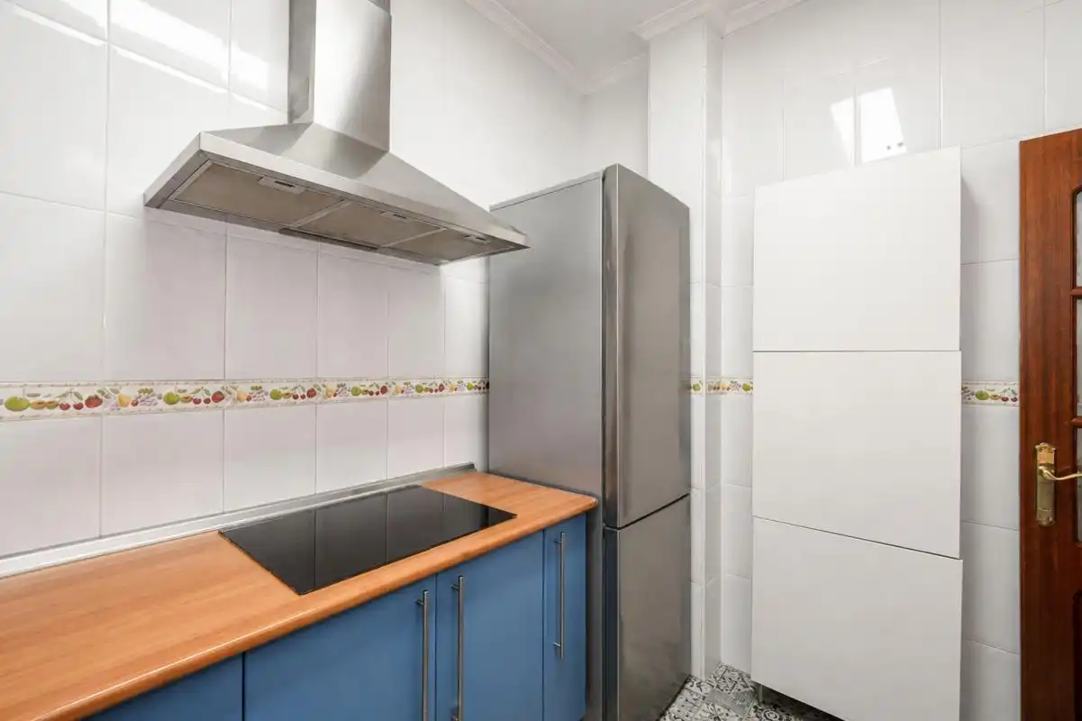 Kitchen of Flat for sale in Sevilla  with Air Conditioner and Heating