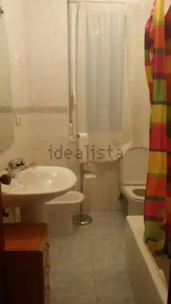 Bathroom of Flat for rent in Santiago de Compostela   with Furnished