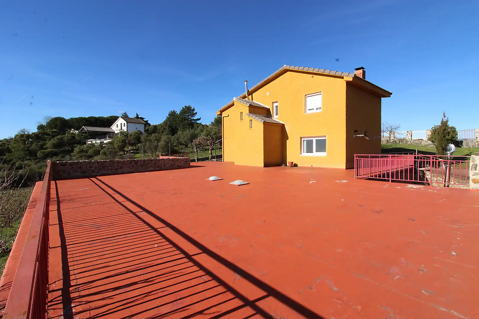 Exterior view of Houses for sale in Torremocha de Jarama  with Air Conditioner, Heating and Private garden