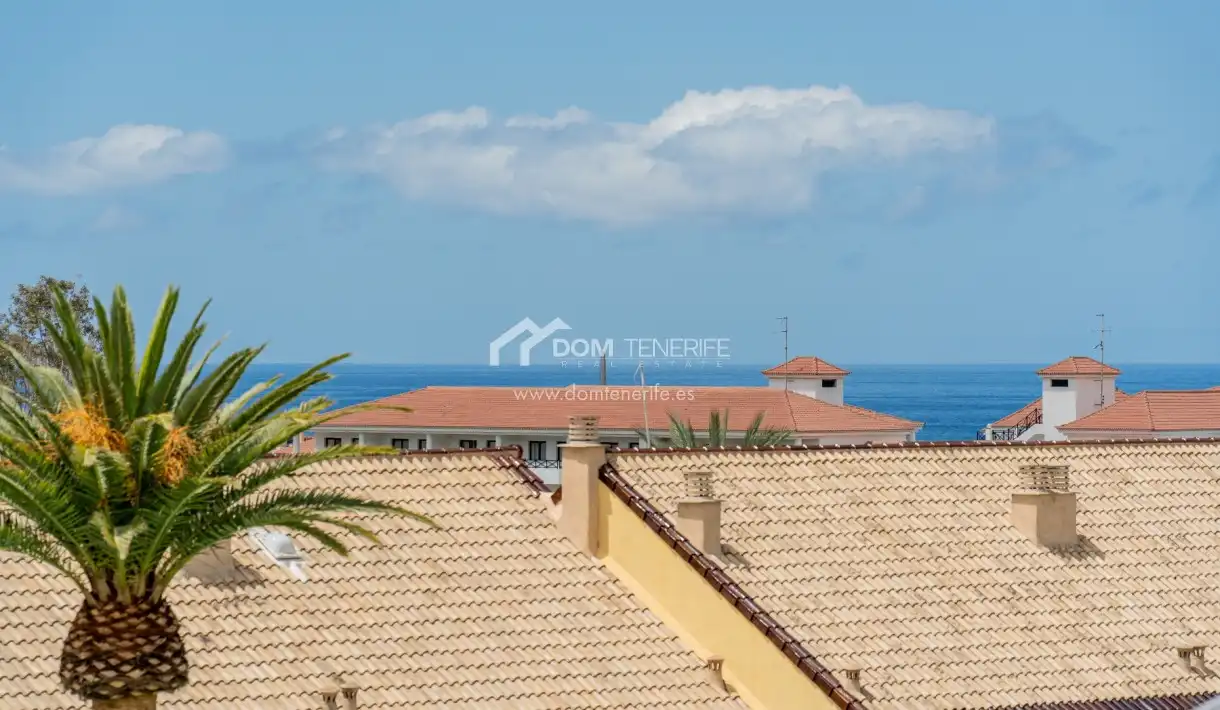 Vista exterior de Casa o chalet en venta en Arona con Aire acondicionado, Terraza y Trastero