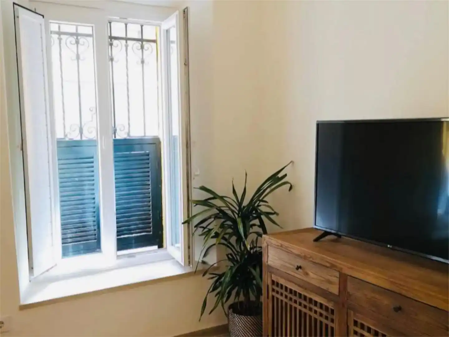 Sala de estar de Piso en venta en Sevilla con Aire acondicionado, Trastero y Amueblado