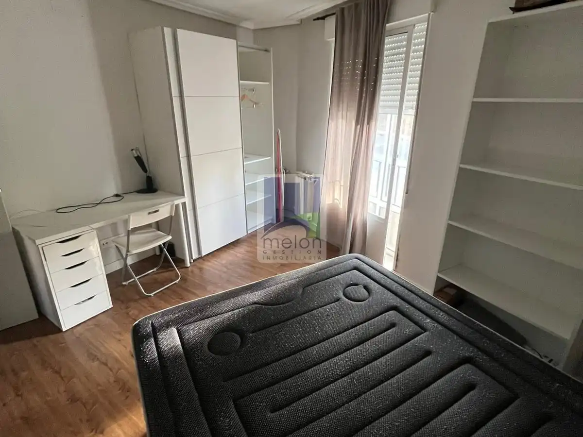 Habitación de Piso en venta en Burgos con Trastero