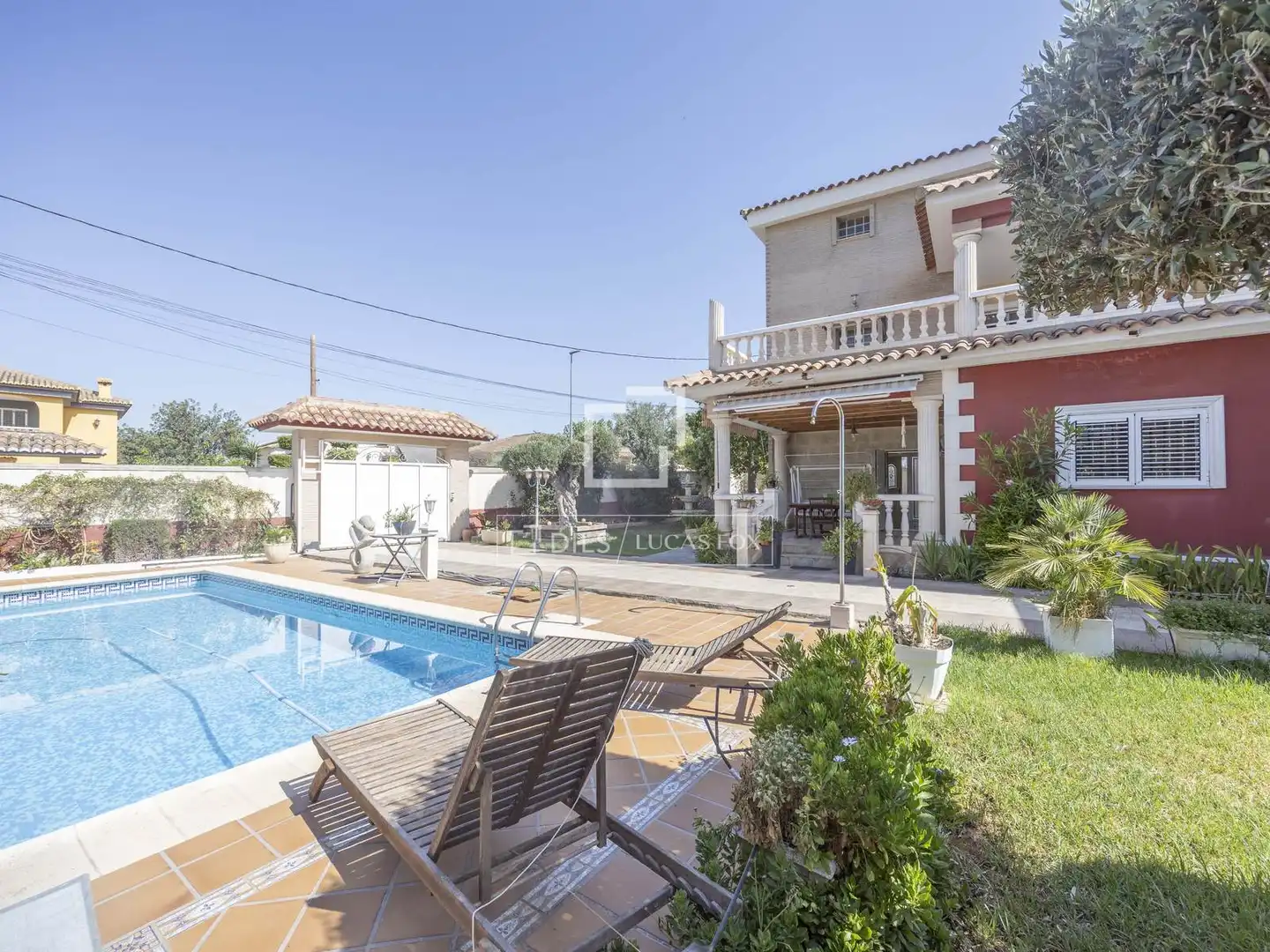 Exterior view of Houses for sale in La Pobla de Vallbona  with Air Conditioner, Heating and Private garden