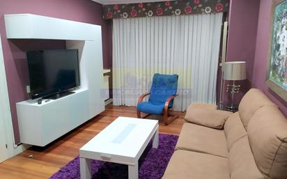 Living room of Flat for sale in Castro-Urdiales  with Terrace, Storage room and Furnished