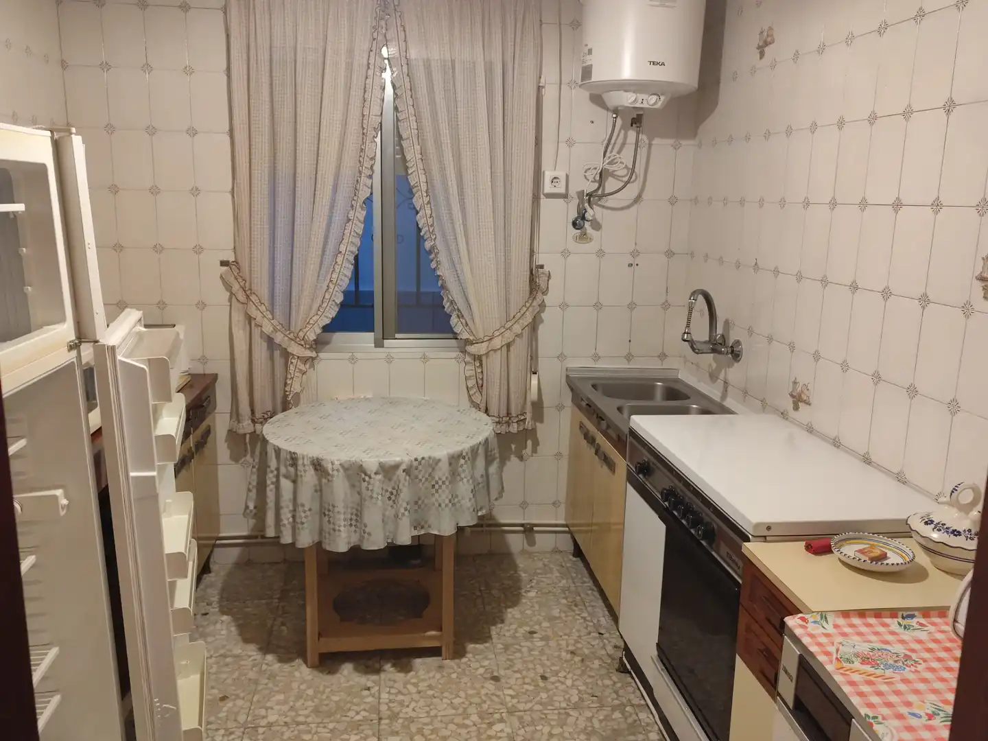 Cuina de Casa o xalet en venda en Polán amb Calefacció, Jardí privat i Moblat