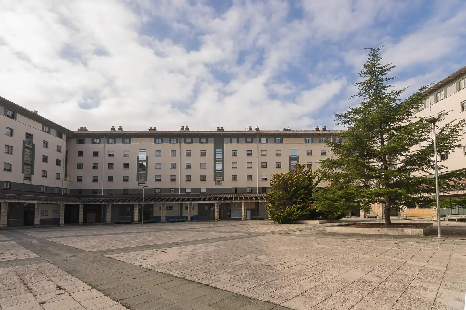 Vista exterior de Local en venta en Zizur Mayor / Zizur Nagusia con Amueblado