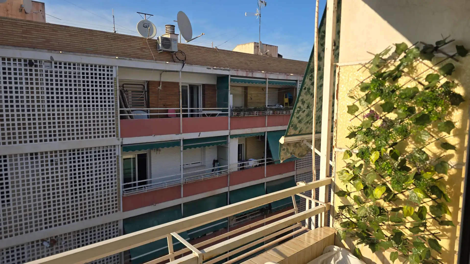 Terrassa de Pis en venda en Alicante / Alacant amb Aire condicionat, Moblat i Balcó