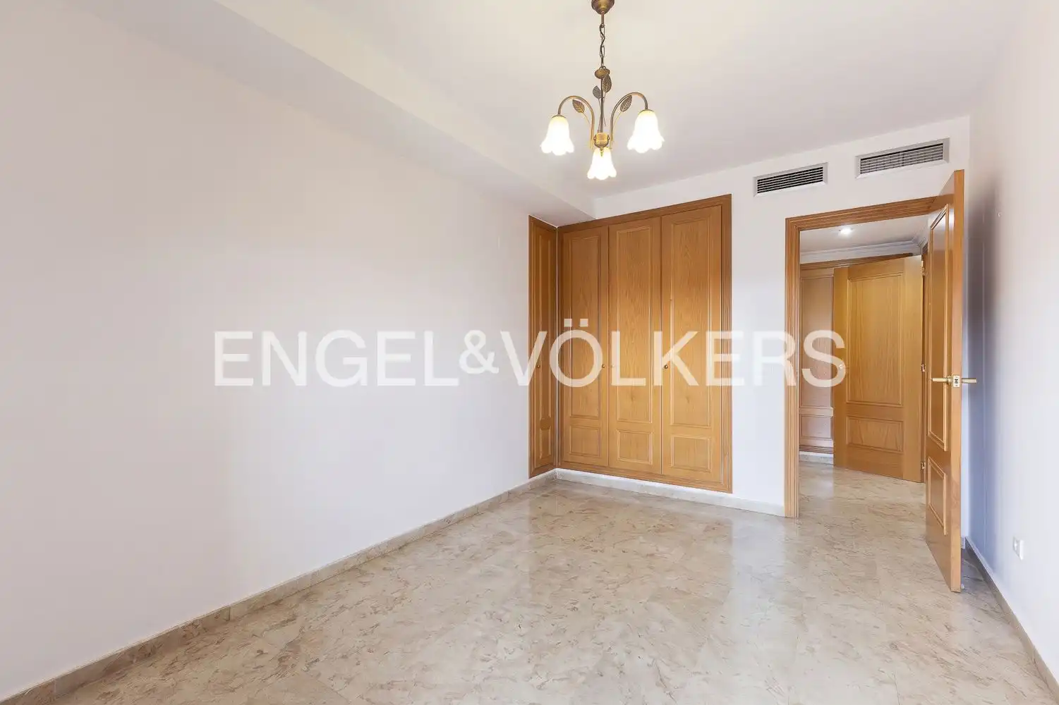 Piso de alquiler en Valencia con Aire acondicionado, Calefacción y Jardín privado