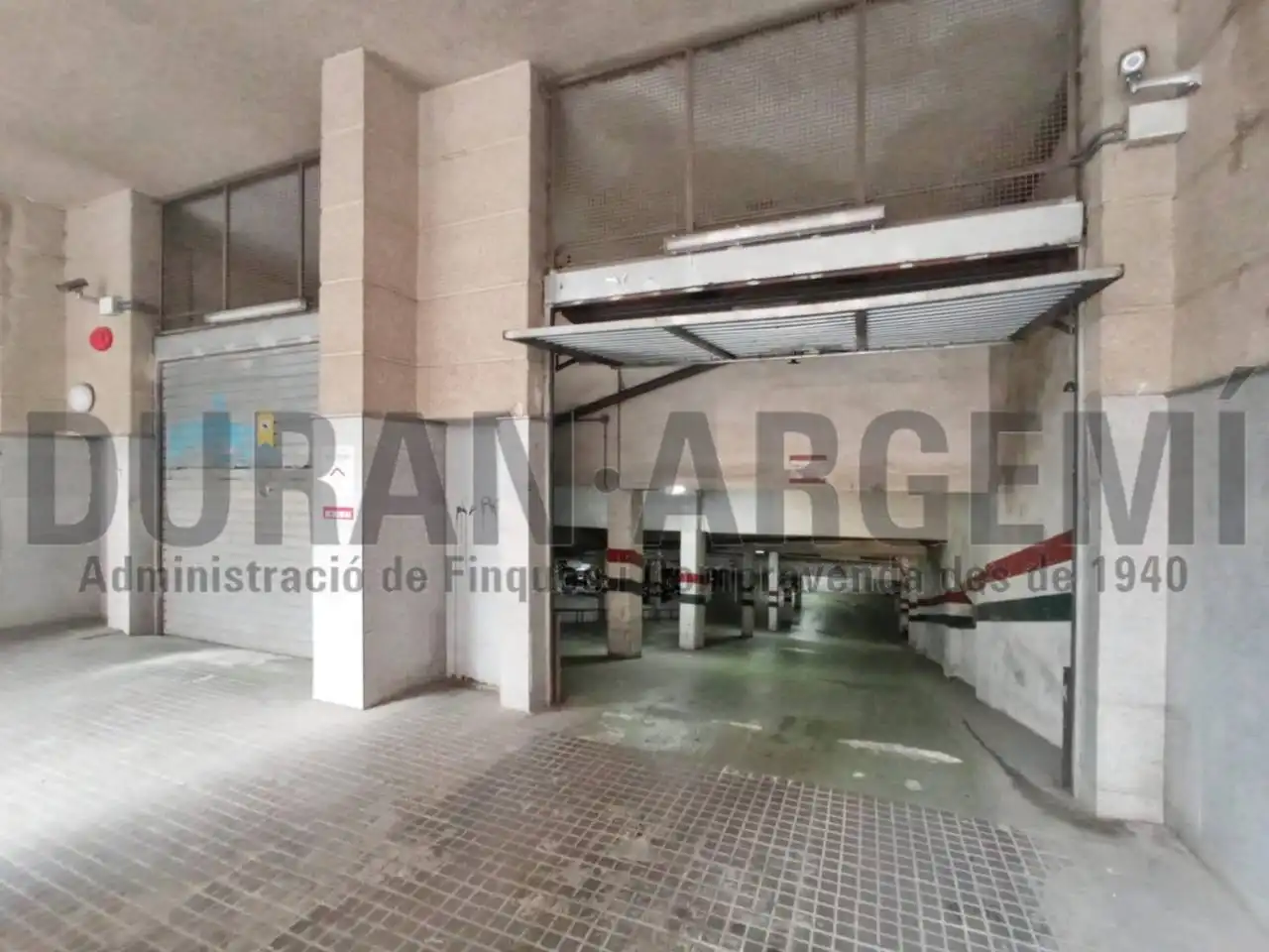 Individual for sale in Calle SANTIAGO RUSIÑOL 5