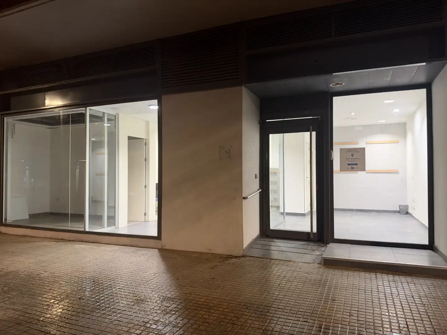 Locale commerciale in affitto a Carrer de Josep Puig i Cadafalch