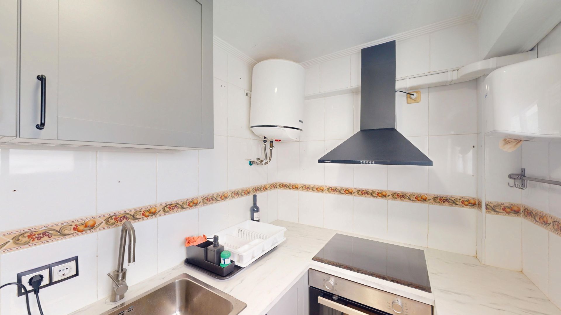 Cuina de Pis en venda en Alicante / Alacant amb Aire condicionat, Jardí privat i Terrassa