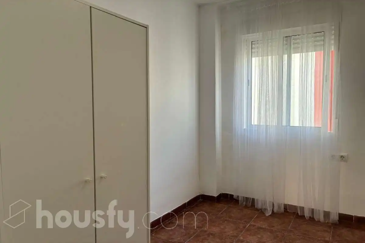 Habitación de Piso de alquiler en Sagunto / Sagunt con Aire acondicionado, Amueblado y Balcón