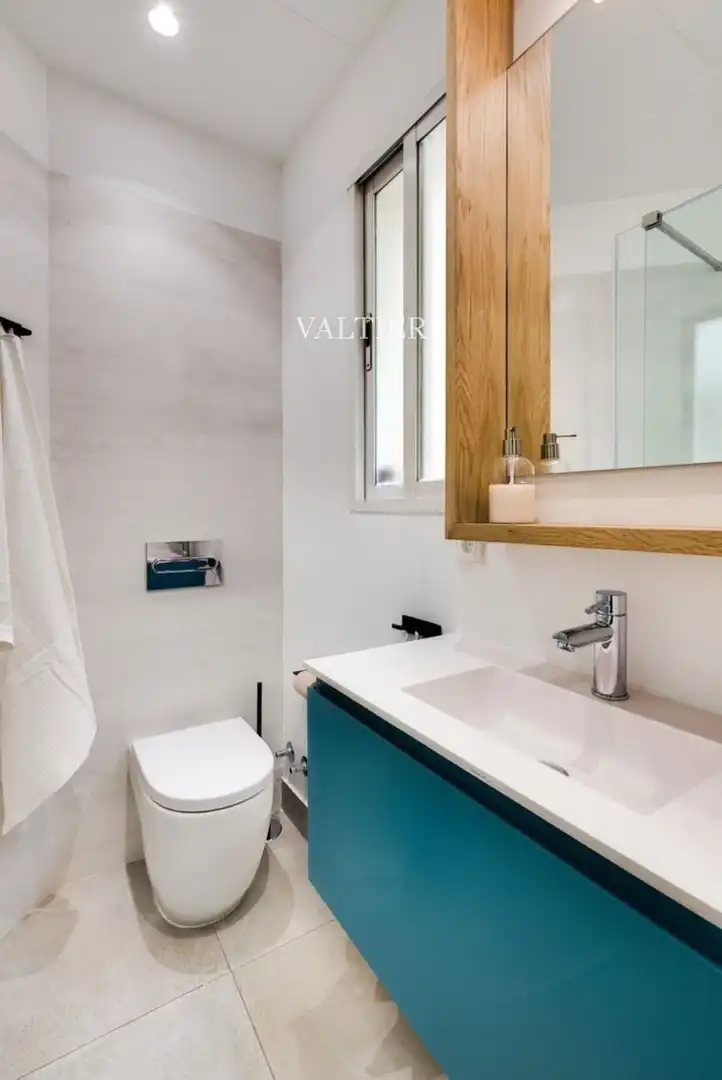 Bathroom of Flat for rent in Madrid  with Air Conditioner, Heating and Furnished