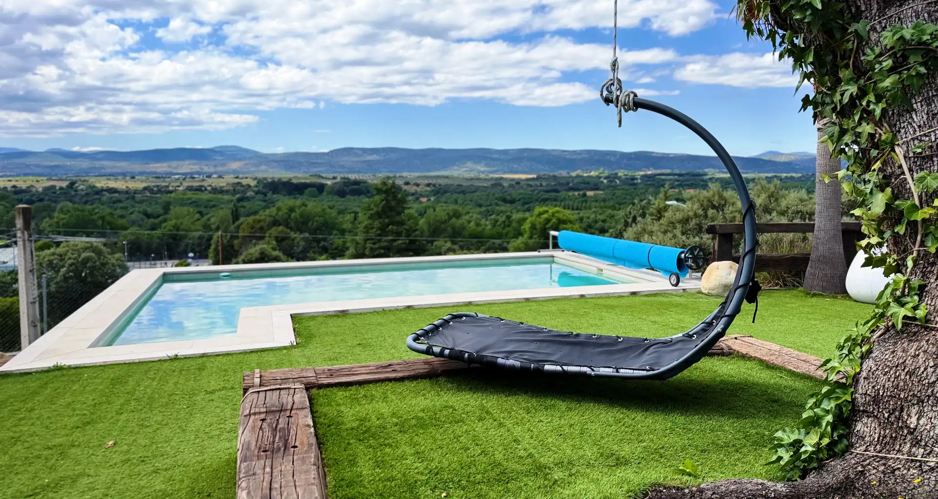 Schwimmbecken von Haus oder Chalet zum Verkauf in Santa Cruz del Retamar mit Klimaanlage, Heizung und Privatgarten