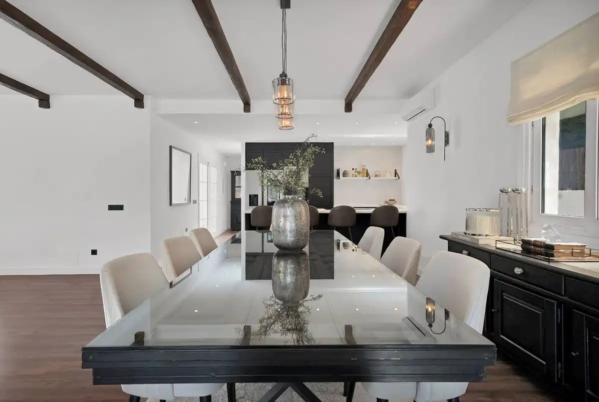 Comedor de Casa o chalet de alquiler en Estepona con Aire acondicionado, Jardín privado y Terraza