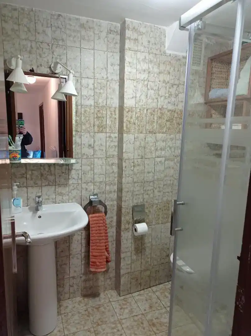 Bany de Pis en venda en Casalarreina amb Piscina i Balcó
