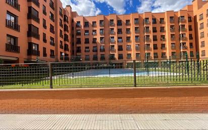 Exterior view of Apartment for sale in  Madrid Capital  with Air Conditioner and Swimming Pool