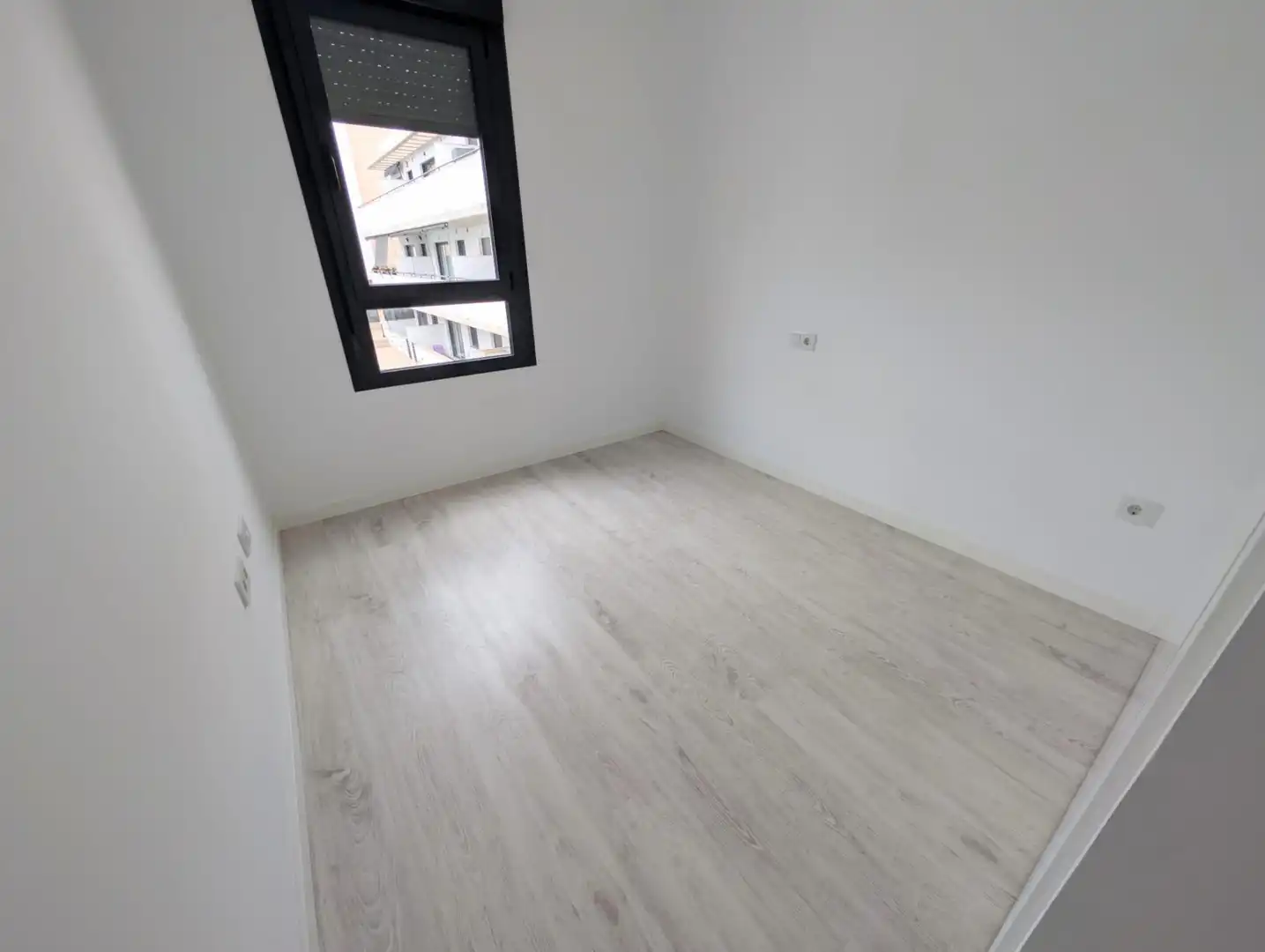 Schlafzimmer von Wohnung zur Miete in Camas mit Klimaanlage, Heizung und Terrasse