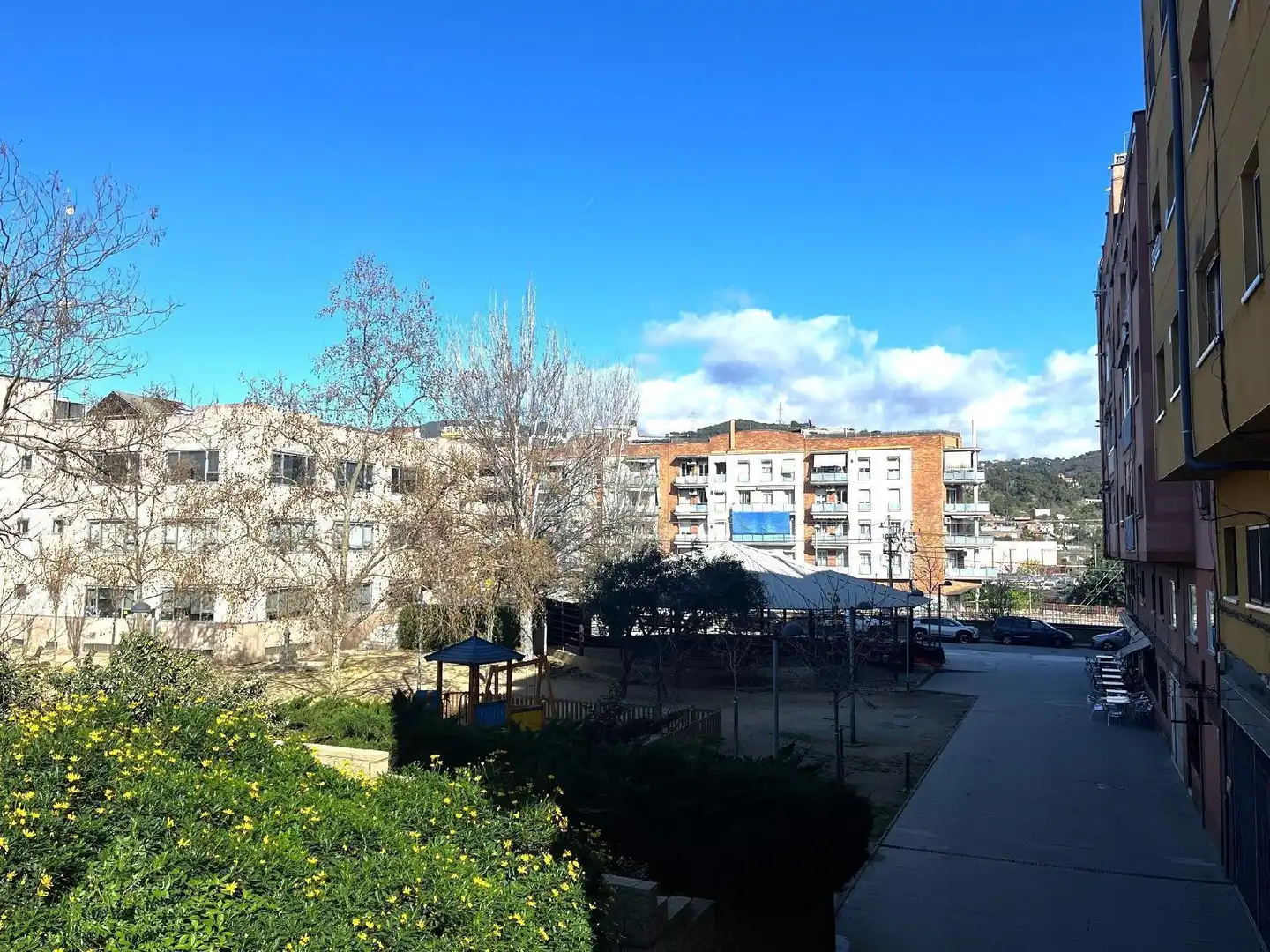 Aparcament de Pis en venda en Montcada i Reixac amb Terrassa