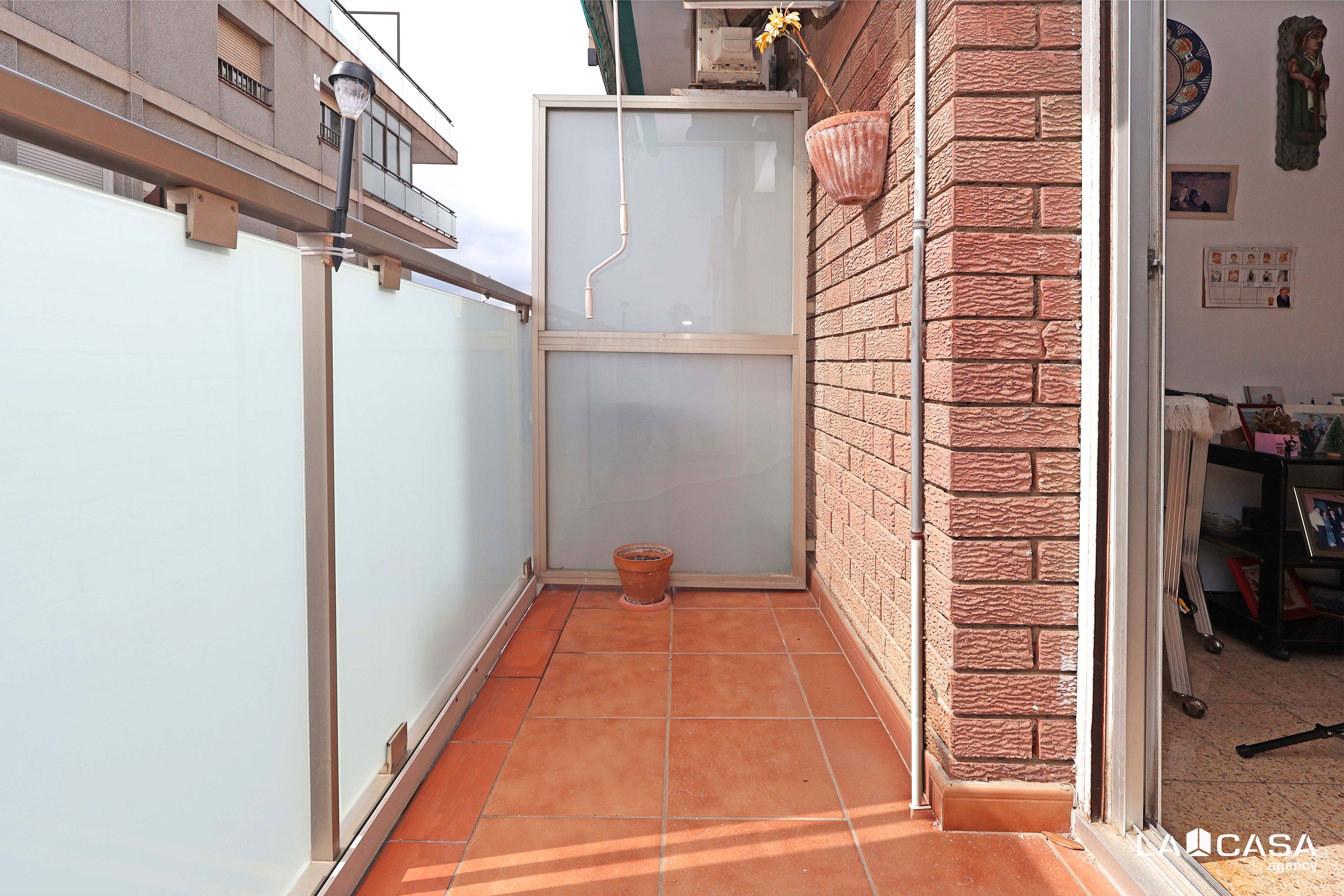 Terrassa de Pis en venda en Esplugues de Llobregat amb Balcó