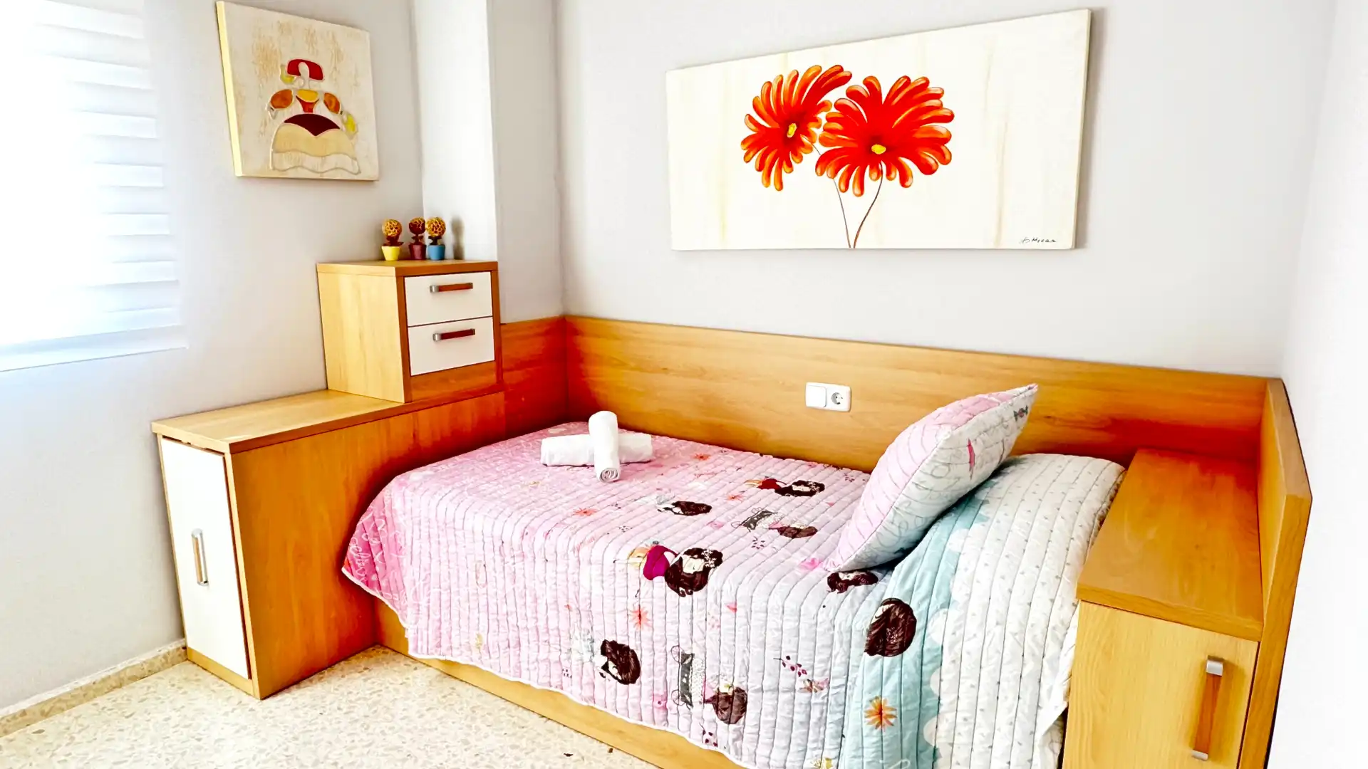 Habitación de Apartamento de alquiler en Gandia con Aire acondicionado, Calefacción y Terraza